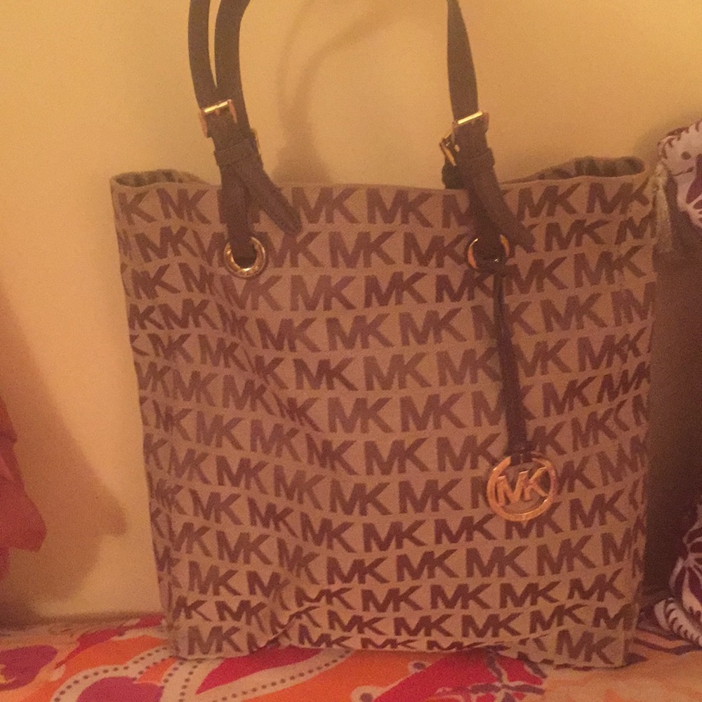 Micheal Kors Shoulder Bag